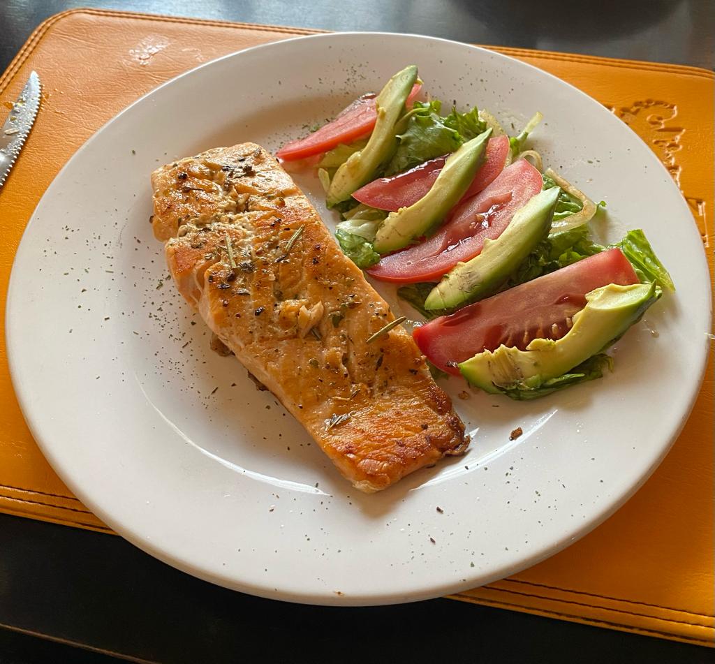 Salmón al gusto del restaurante